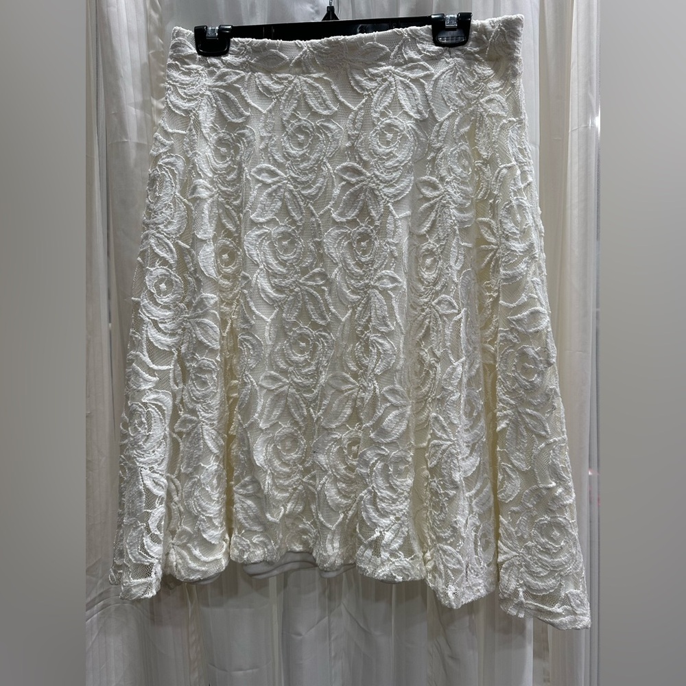 #28 Mercer & Madison Ivory Floral Lace Wedding skirt